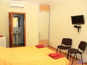 Нептун у реки Гостевой Дом