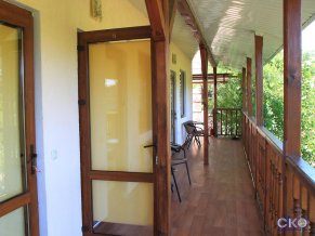 Нептун у реки Гостевой Дом