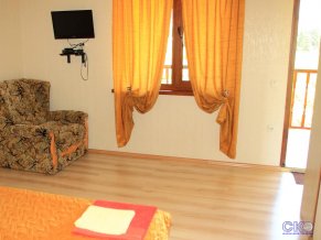 Нептун у реки Гостевой Дом