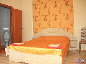 Нептун у реки Гостевой Дом