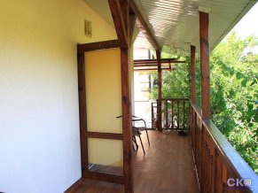 Нептун у реки Гостевой Дом