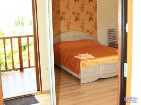 Нептун у реки Гостевой Дом