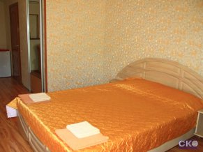 Нептун у реки Гостевой Дом