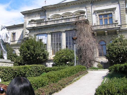 санаторий Ялтинский в Ялте
