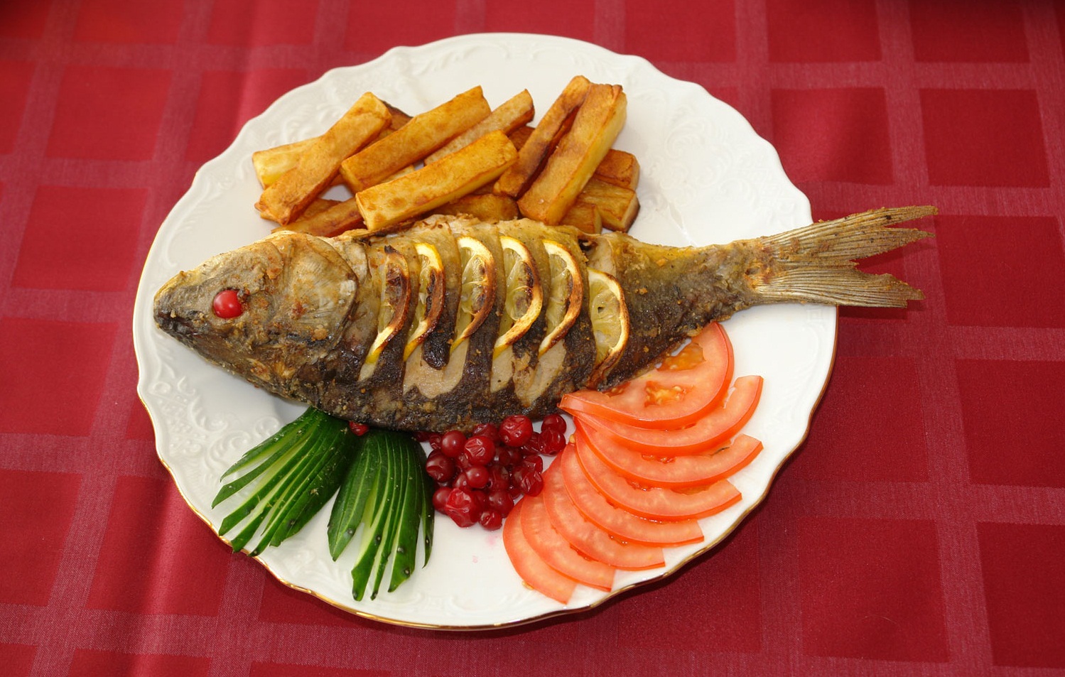 Блюдо:зеркальный карп