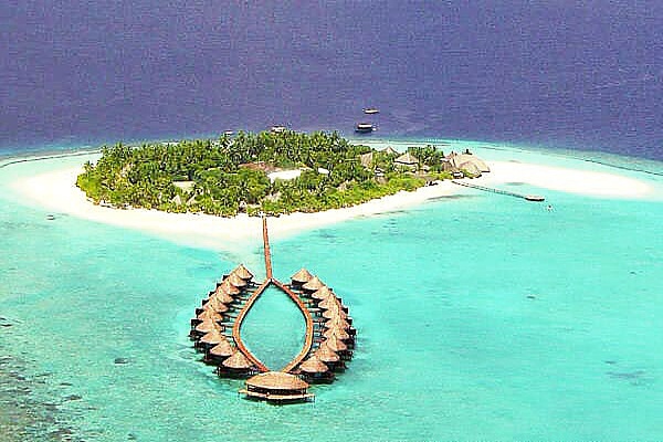 Отель ANGAGA ISLAND RESORT & SPA 4*