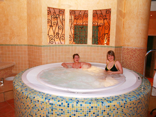 Джакузи в СПА-центре