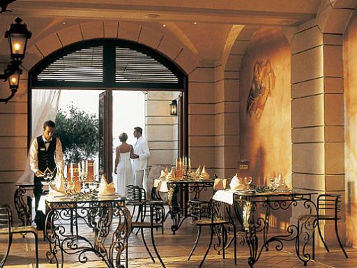 В ресторане