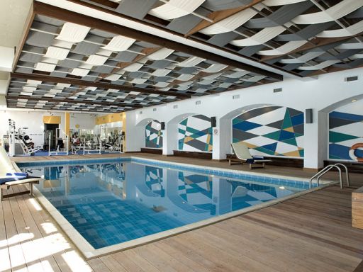 Крытый бассейн