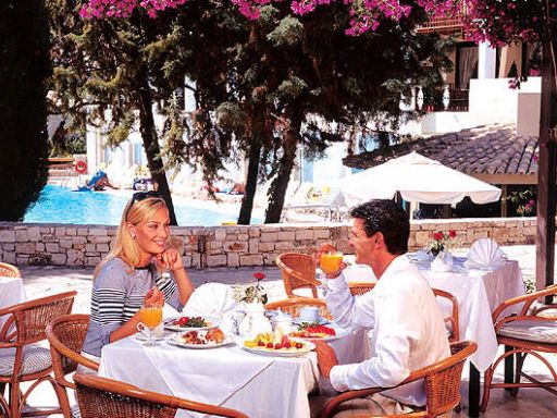 В ресторане