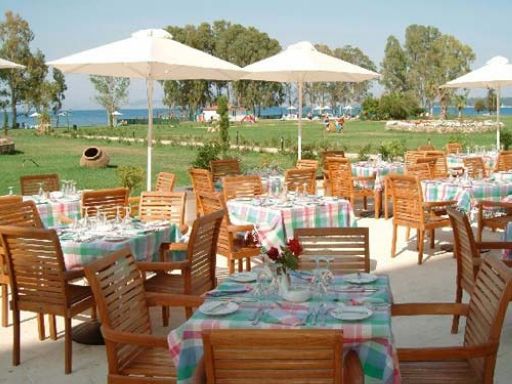 В ресторане