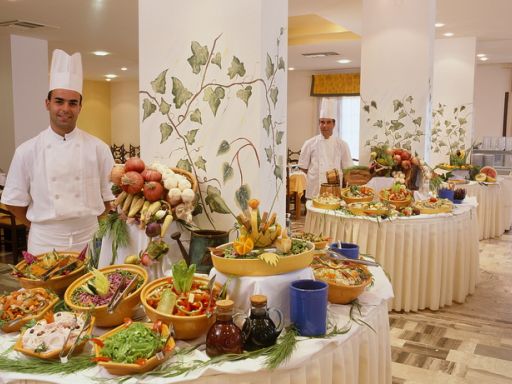 В ресторане