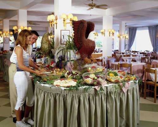 В ресторане