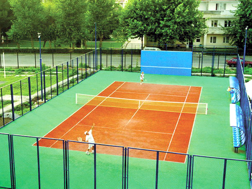 Теннисный корт
