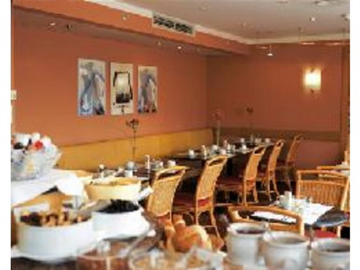 В ресторане