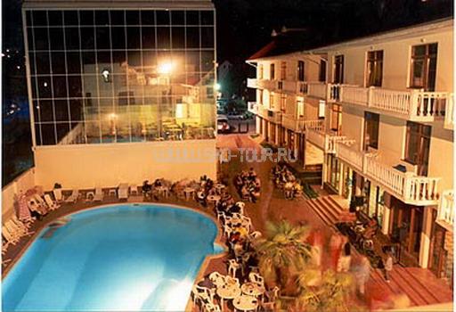 Открытый бассейн с гидромассажем СПА отель «Прометей клуб» Сочи Лазаревское
