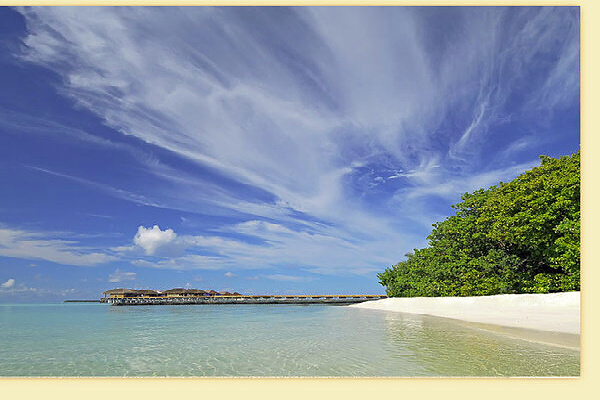 Constance Moofushi Resort