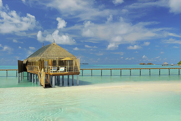 Constance Moofushi Resort