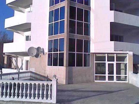 гостиница «Бегущая по волнам» Лоо