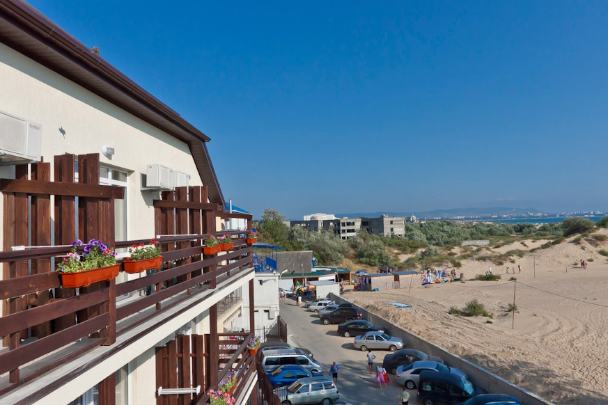 Вид с балкона на дюны