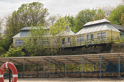 Домики на пляже