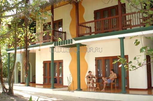 Отель Adaaran Club Rannalhi 4 *