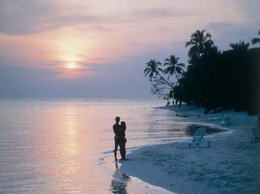 Отель Adaaran Club Rannalhi 4 *