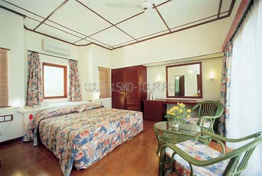 Отель Adaaran Club Rannalhi 4 *