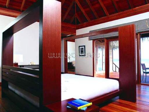 Спальня в номере Ocean Bungalow