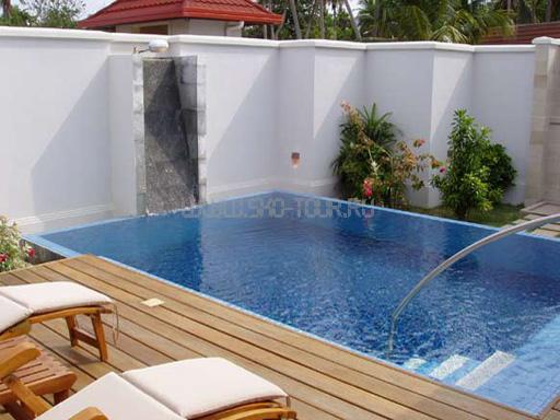 Номер Royal Kurumba Residence - бассейн